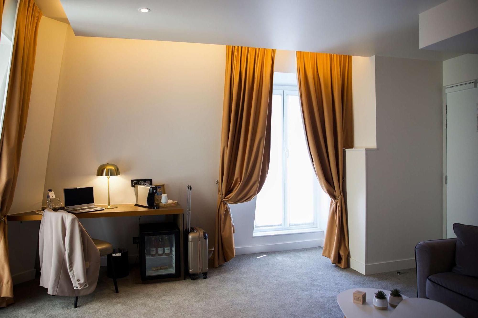 Le Grand Grenoble, Bw Premier Collection By Western Grenoble