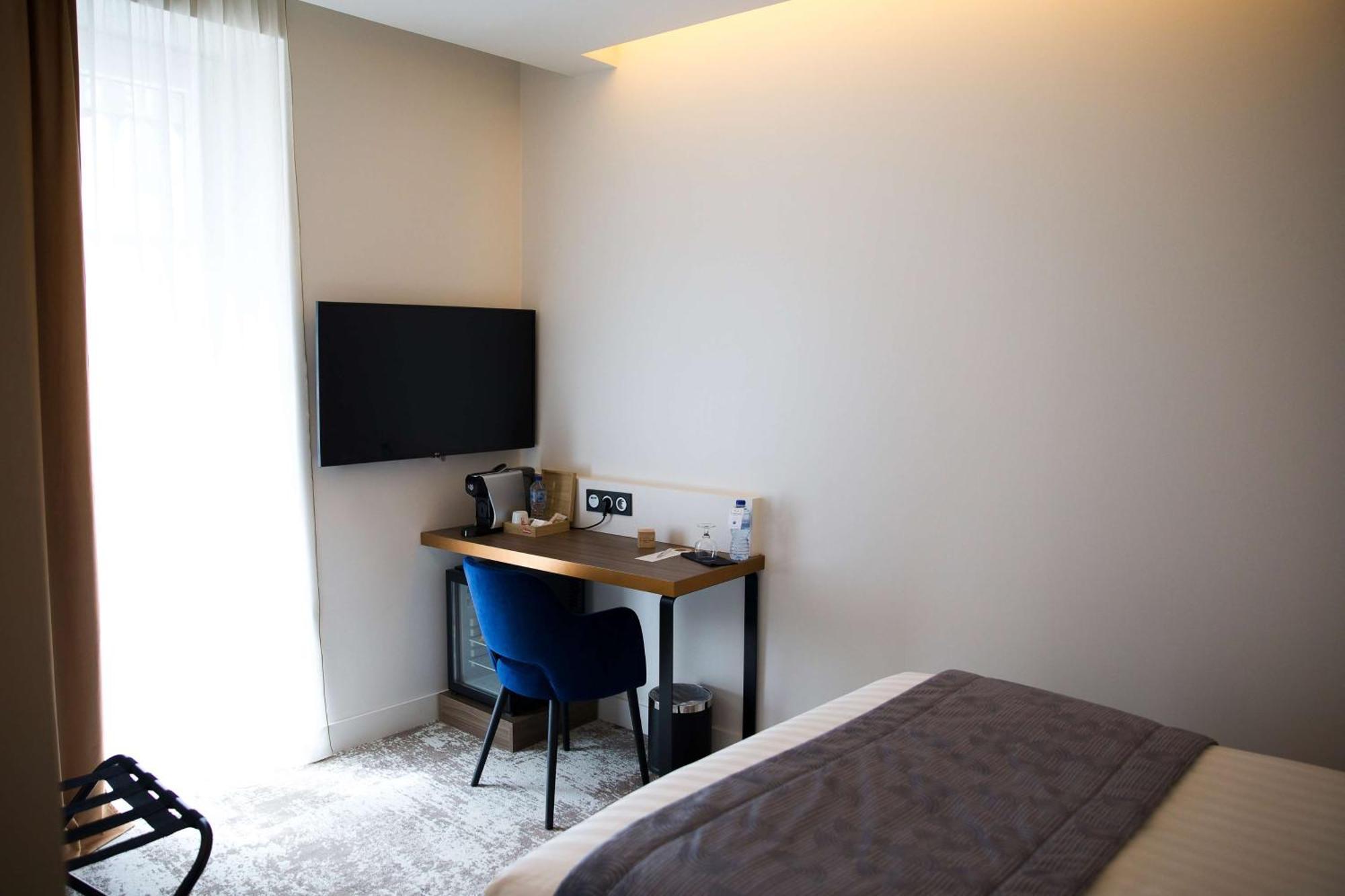 Le Grand Grenoble, Bw Premier Collection By Western Grenoble